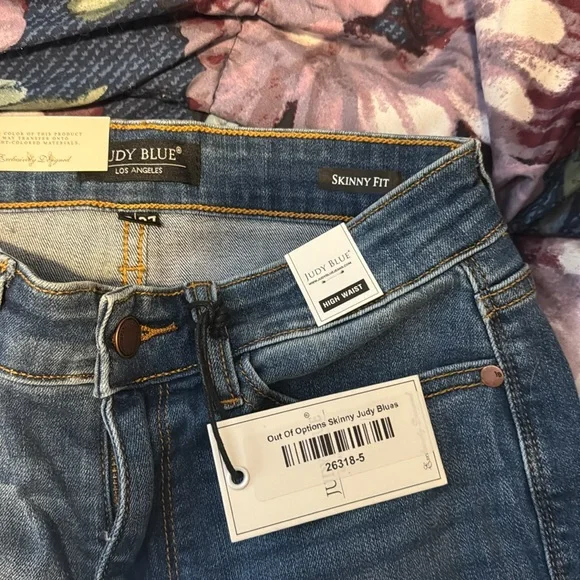 NWT Judy Blue Skinny Jeans - Picture 2 of 4
